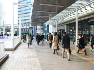品川駅　朝の通勤風景