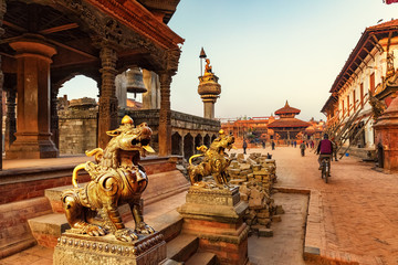 Bhaktapur Durbar Square, statues gardiennes, Népal