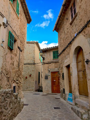 Fototapeta na wymiar Street in Valldemossa in Mallorca