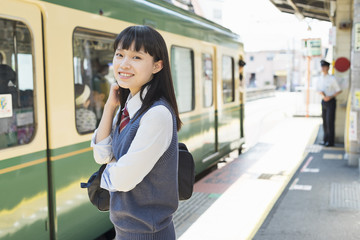 女子高生　通学　電車