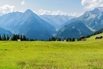 Naklejka premium Gebirge in Österreich Mayrhofen in Zillertal