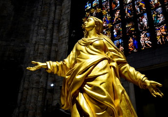 Obraz premium Goldene Madonna im Mailänder Dom