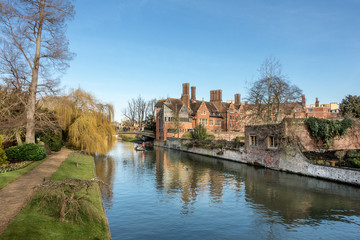 Fototapeta na wymiar Jerwood library on the river Cam in Cambridge