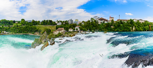 Der Rheinfall von Schaffhausen in der Schweiz