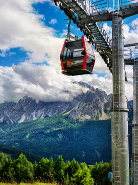 Bergbahn Images – Browse 9,194 Stock Photos, Vectors, and Video | Adobe ...