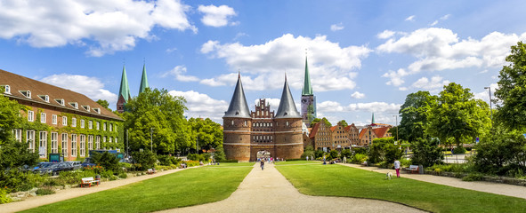 Hansestadt, Lübeck, Holstentor, Panorama,  - obrazy, fototapety, plakaty