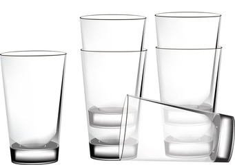 bicchieri trasparenti vuoti e puliti in fila