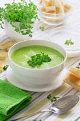 Spinach cream soup.