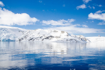 Fototapeta na wymiar Antartica ou Antartida