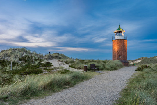 Quermarkenfeuer roter Sand am Abend