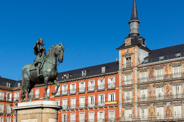 Naklejka na ściany i meble Plaza Mayor with statue of King Philips III in Madrid, Spain