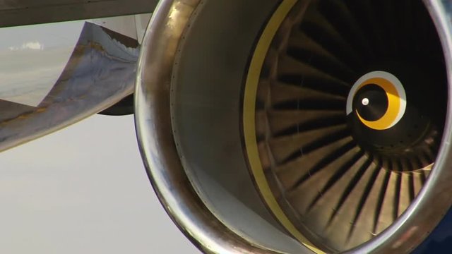 Jet turbine engine