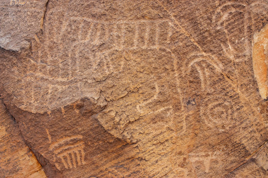 Petroglyphs at Parowan Gap 01