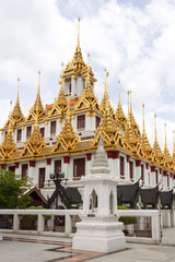 Naklejka premium Wat Ratchanatdaram or Loha Prasat