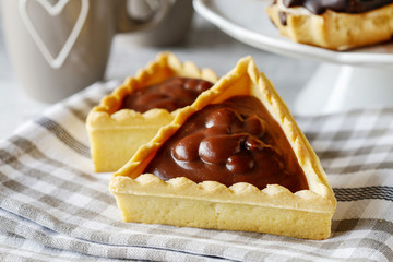 Chocolate triangles cakes