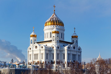 Obraz premium Cathedral of Christ the Saviour on the blue sky background. Moscow in winter