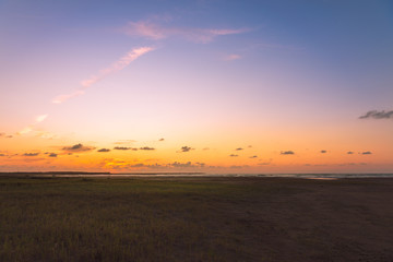 夕焼けの浜辺