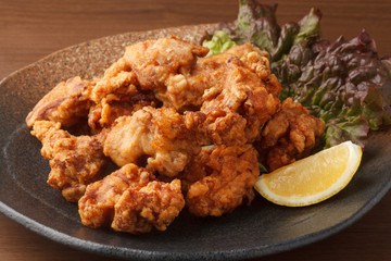 鶏肉の唐揚げ