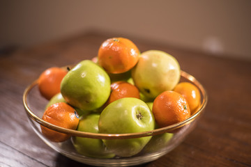 mixed bowel of apples and oranges