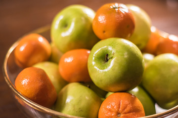 mixed bowel of apples and oranges