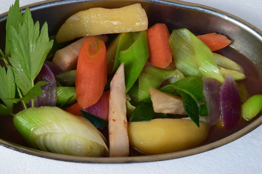 Rotweinsauce bilder – Bläddra bland 106 stockfoton, vektorer och videor ...