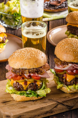 Homemade beef burger, caramelized onion, bacon and beer