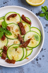 Slices raw zucchini