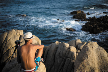 Contemplazione presso Cala Cipolla - Sardegna