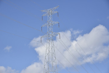 送電線と鉄塔