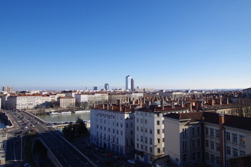 Depuis la rue des Fantasques, vue sur Lyon et le Rhône