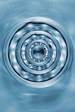 Ball bearings spinning
