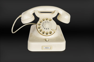 altes Telefon aus den fünfziger Jahren
