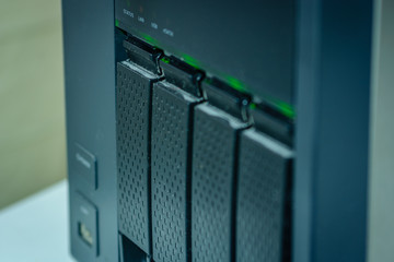 NAS System with four Hard-Drives