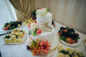 Candy Bar. Delicious sweet buffet with cupcakes. Sweet holiday b