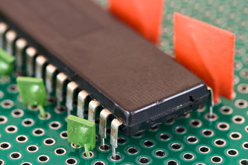 Big chip and capacitors on Printed Circuit Board