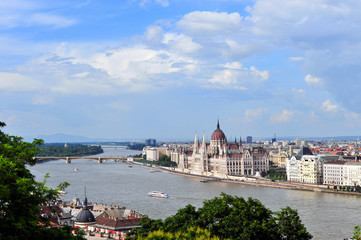 Obraz premium Panorama of Budapest city and parliament