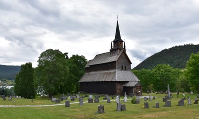 Fototapeta na wymiar stave church kaupanger norwegen