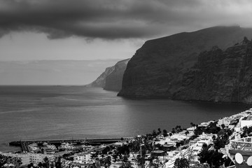 Die Steilküste bei Acantilados de los Gigantes auf der spanischen Teneriffa