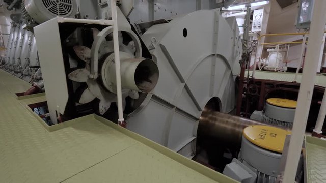 Propeller shaft and flywheel of ship