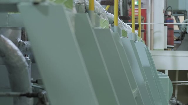 Vibration of marine diesel engine