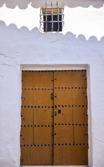 Pueblos bonitos de España, Zuheros, Córdoba, Andalucía, puertas típicas