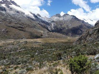Fototapeta na wymiar Randonnée Laguna 69 à Huaraz dans la Cordillère des Andes au Pérou
