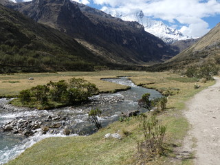 Fototapeta na wymiar Randonnée Laguna 69 à Huaraz dans la Cordillère des Andes au Pérou