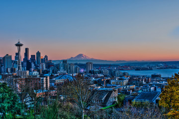 HDR of Seattle at Sunset from Queen Anne Hill - obrazy, fototapety, plakaty