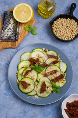 Slices raw zucchini