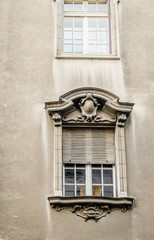 Fototapeta na wymiar Window on old building 