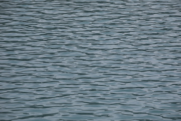 Am Bergsee in den Schweizer Alpen - Herbst