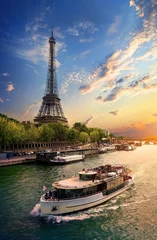 Selbstklebende Fototapeten On bank of Seine © Givaga