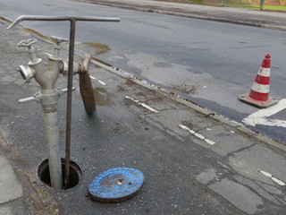 Wasserhauptleitung, Reparatur- und Wartungsarbeiten
