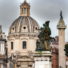 Fototapeta na wymiar Columna de Trajano en Roma